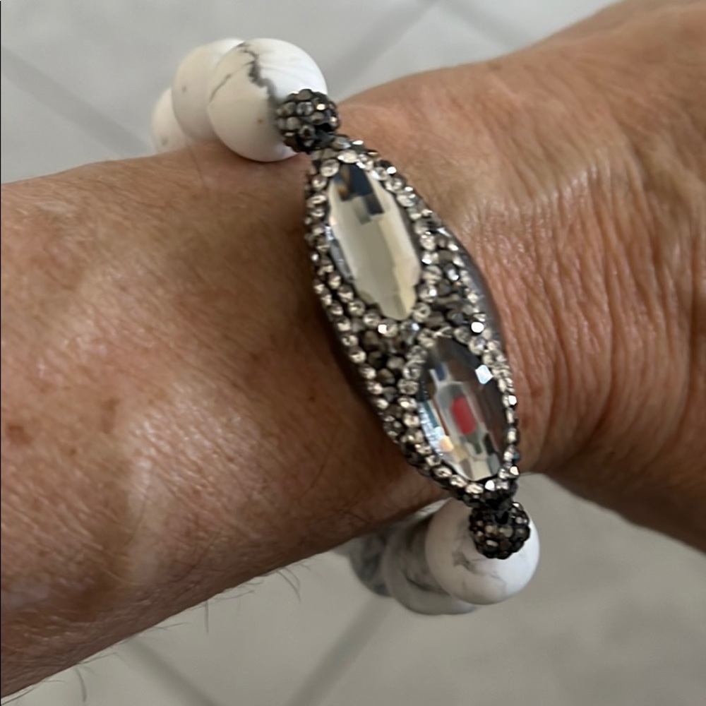 White and gray marble look bead bracelet
